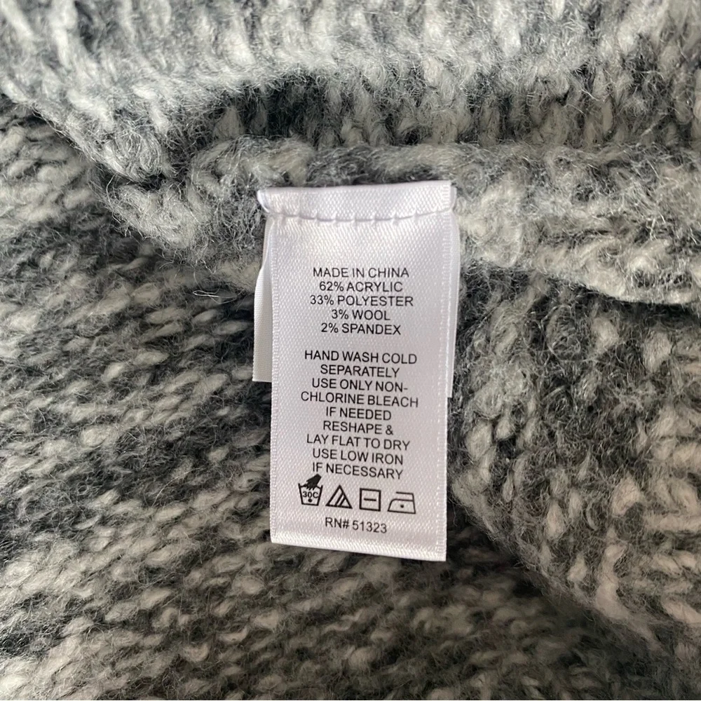 1. state super soft grey puff sleeve sweater size Small